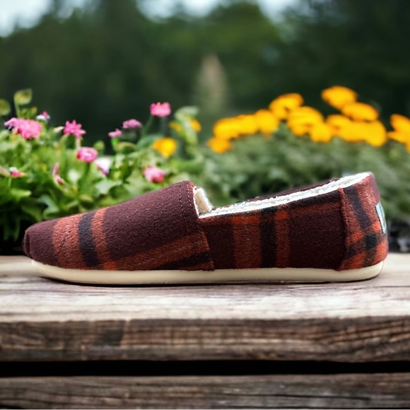 NIB Toms Belmont Faux Shearling Slip On Loafers Flats Red Plaid 8 38.5 - Picture 6 of 11